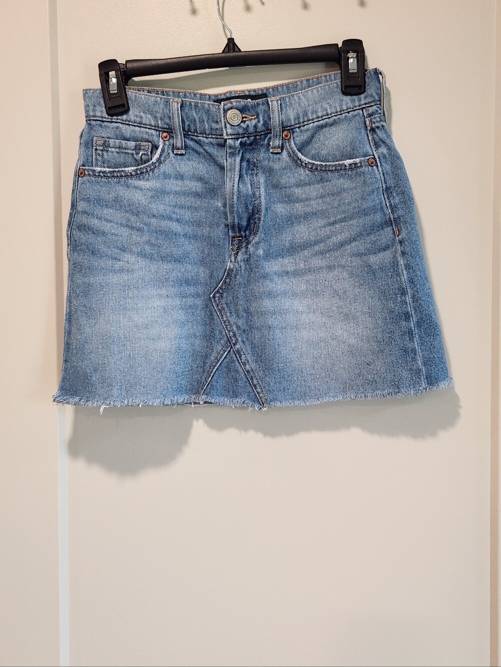 Aeropostale High Waisted Denim Mini Skirt Light Wash Raw Hem Size 0